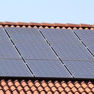 solar-panels-1273129_1920